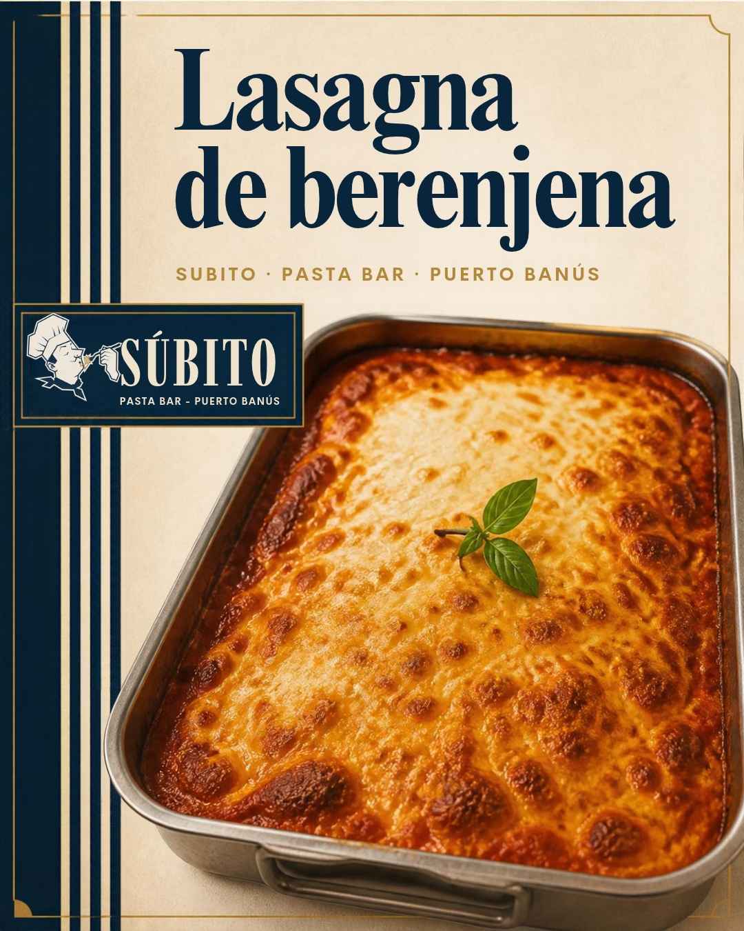 Lasaña de berenjena burbujeante con una costra dorada de queso.